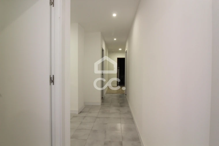 Apartamento T1 para Arrendamento em Amora Foto 16