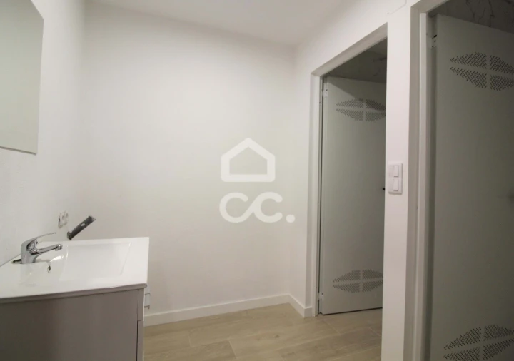 Apartamento T1 para Arrendamento em Amora Foto 11