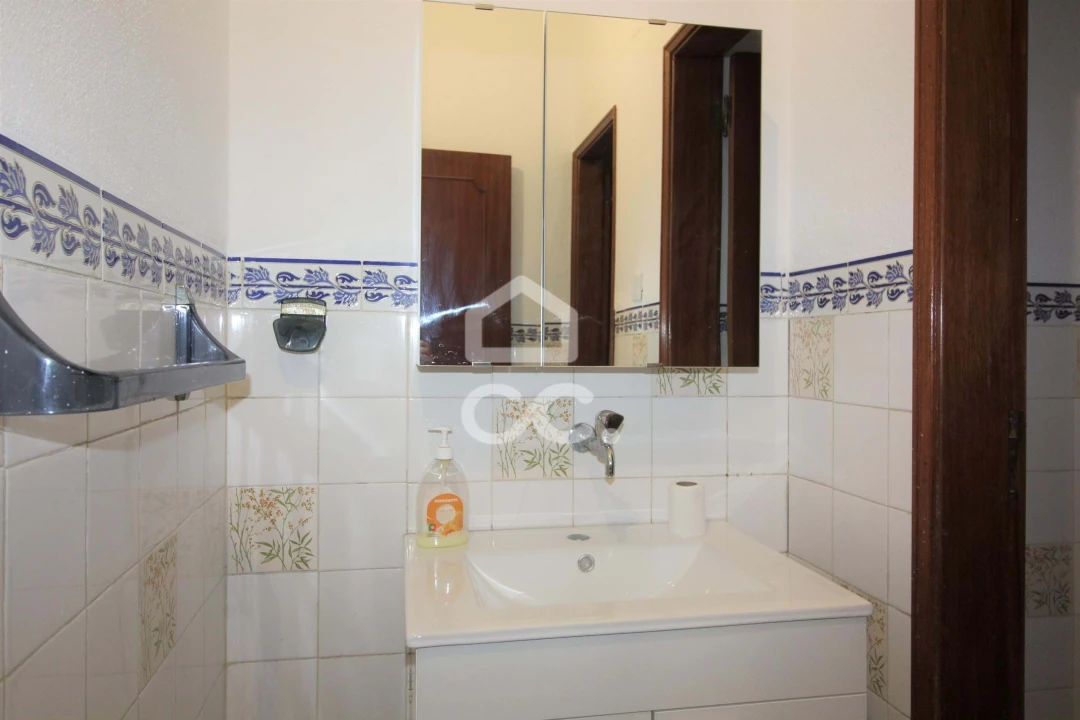 Apartamento T1 para Arrendamento em Amora Foto 10