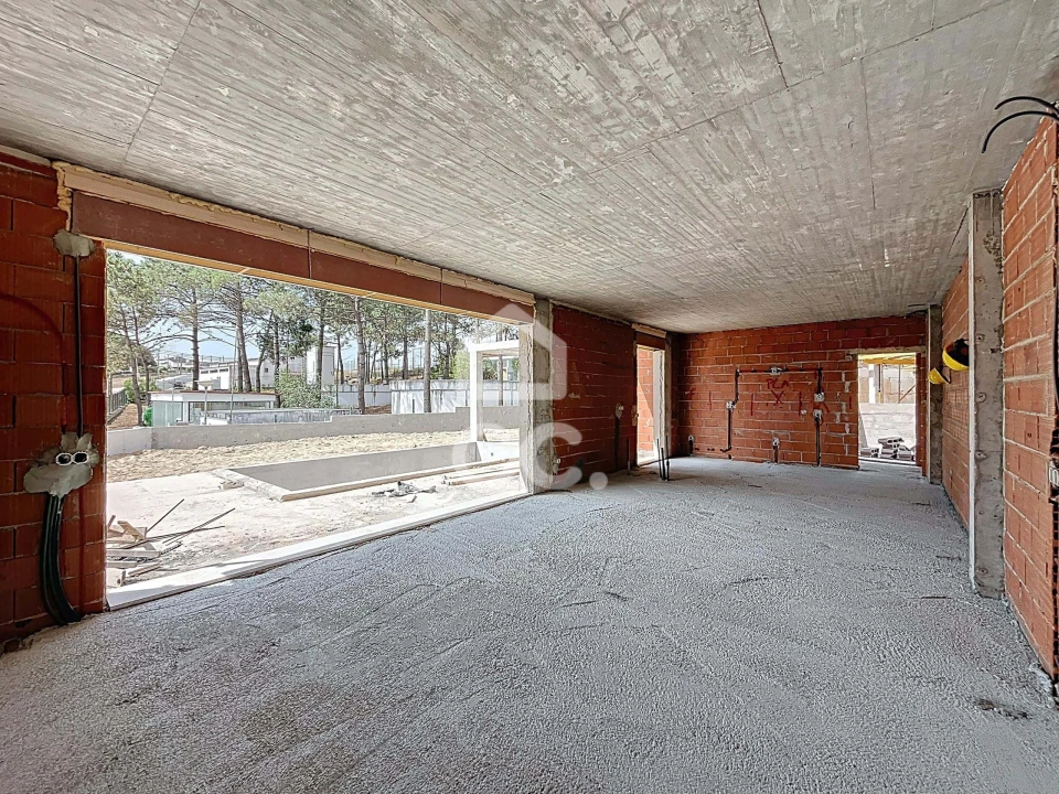 Moradia T4 para Venda em Santa Maria, São Pedro e Sobral da Lagoa Foto 3