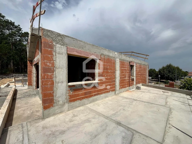 Moradia T4 para Venda em Santa Maria, São Pedro e Sobral da Lagoa Foto 28