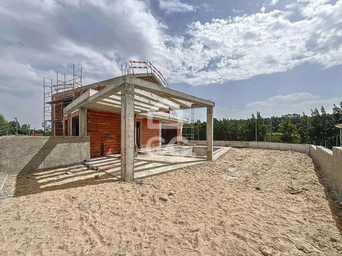 Moradia T4 para Venda em Santa Maria, São Pedro e Sobral da Lagoa Foto 9