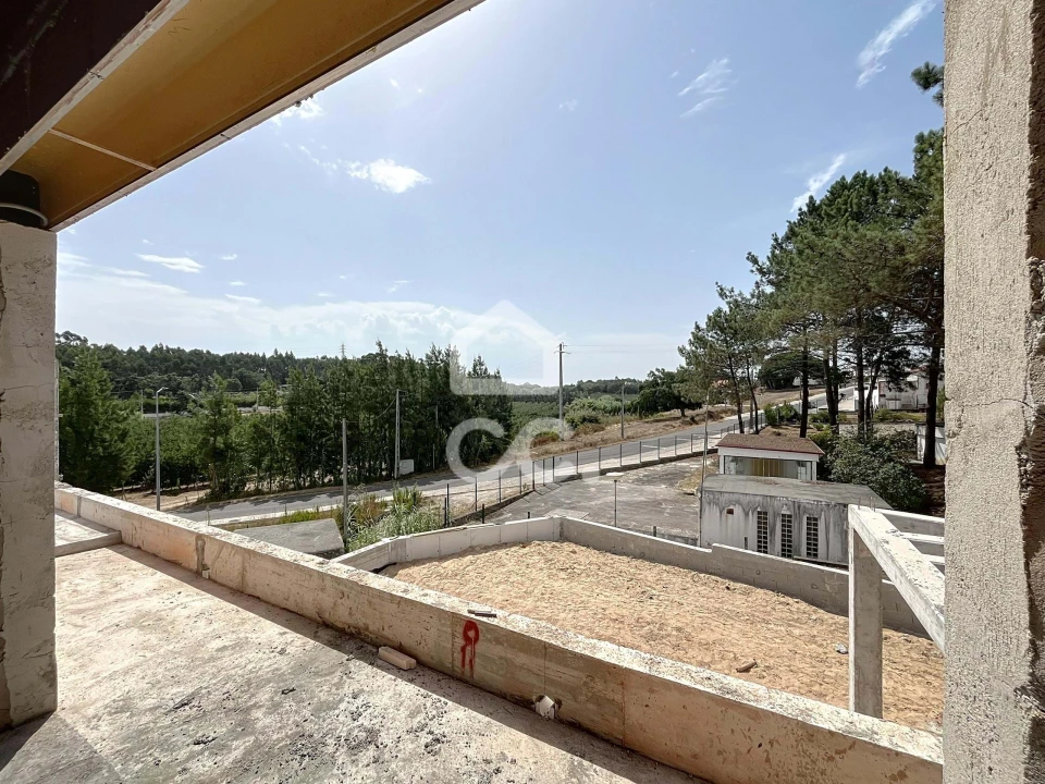 Moradia T4 para Venda em Santa Maria, São Pedro e Sobral da Lagoa Foto 32