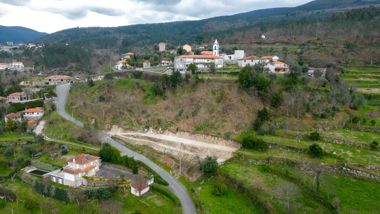 Terreno para Venda em Aboadela, Sanche e Várzea Foto 17