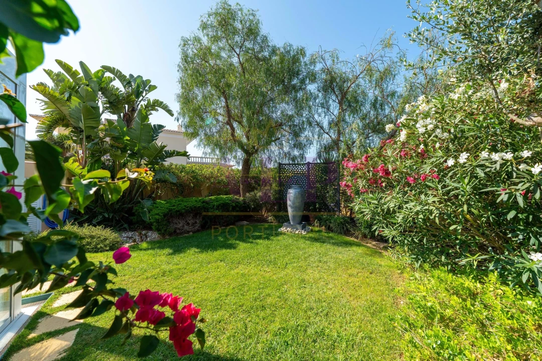 Moradia T4 para Venda em Lagos (São Sebastião e Santa Maria) Foto 45