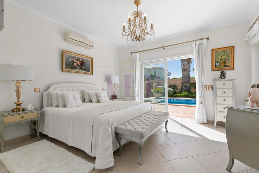 Moradia T4 para Venda em Lagos (São Sebastião e Santa Maria) Foto 22