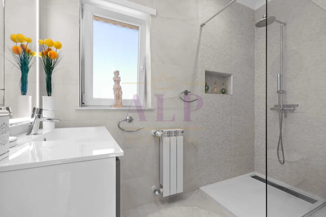 Moradia T4 para Venda em Lagos (São Sebastião e Santa Maria) Foto 27