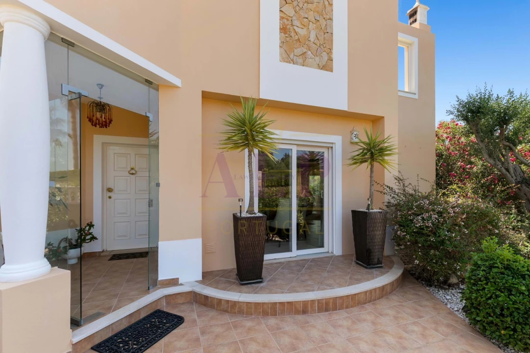 Moradia T4 para Venda em Lagos (São Sebastião e Santa Maria) Foto 3