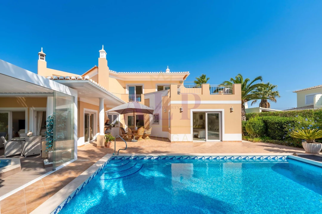 Moradia T4 para Venda em Lagos (São Sebastião e Santa Maria) Foto 39