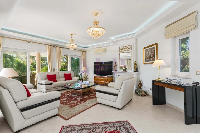 Moradia T4 para Venda em Lagos (São Sebastião e Santa Maria) Foto 8