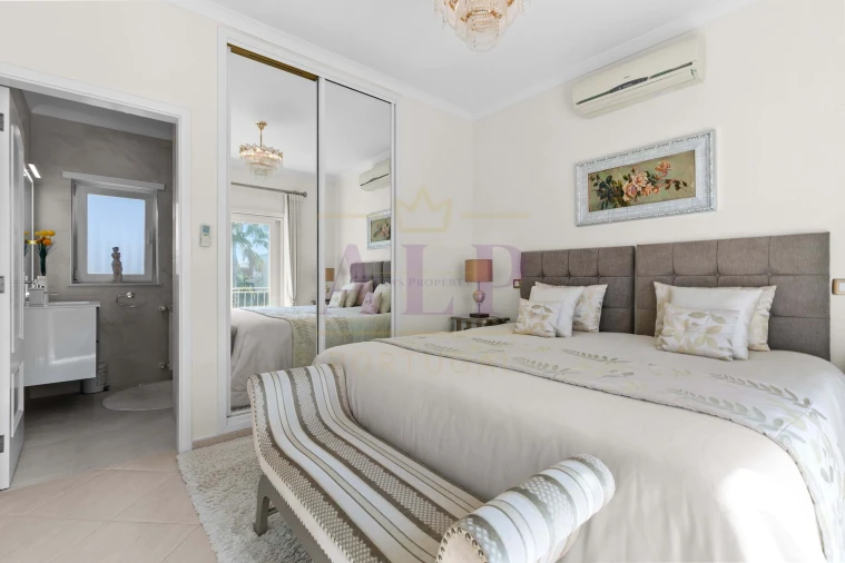 Moradia T4 para Venda em Lagos (São Sebastião e Santa Maria) Foto 25