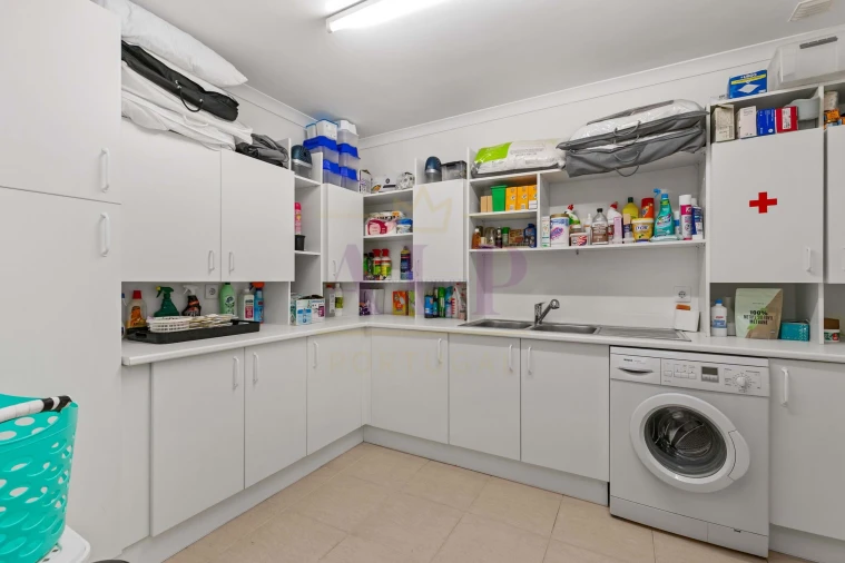 Moradia T4 para Venda em Lagos (São Sebastião e Santa Maria) Foto 34