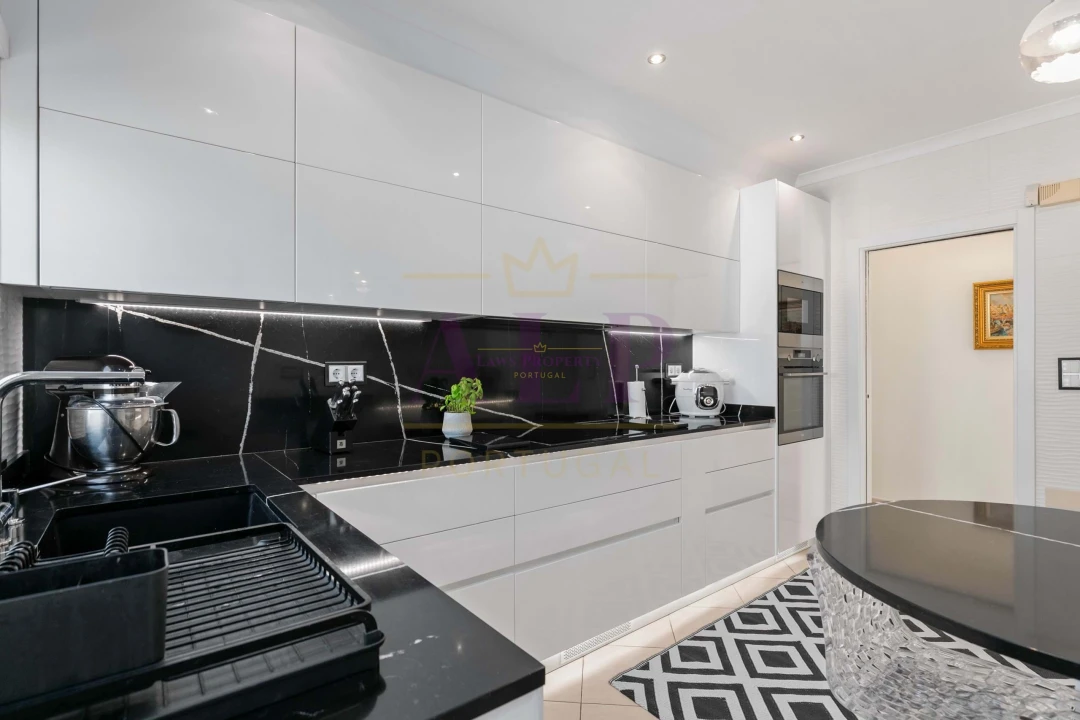 Moradia T4 para Venda em Lagos (São Sebastião e Santa Maria) Foto 18