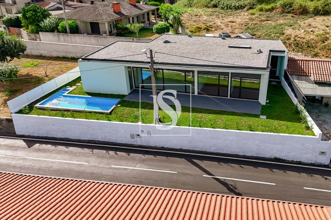 Moradia T3 para Venda em Nine Foto 1