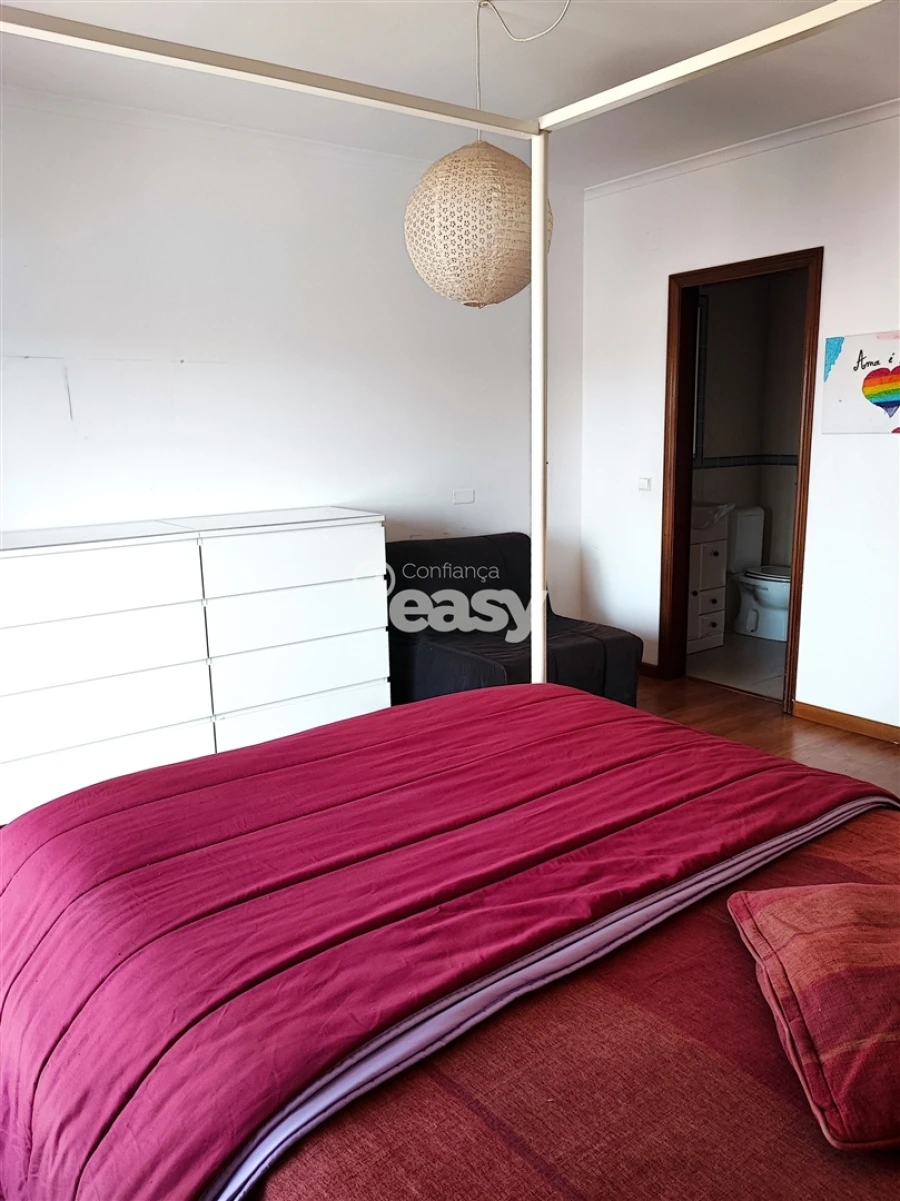 Apartamento T5 para Venda em Almeirim Foto 42