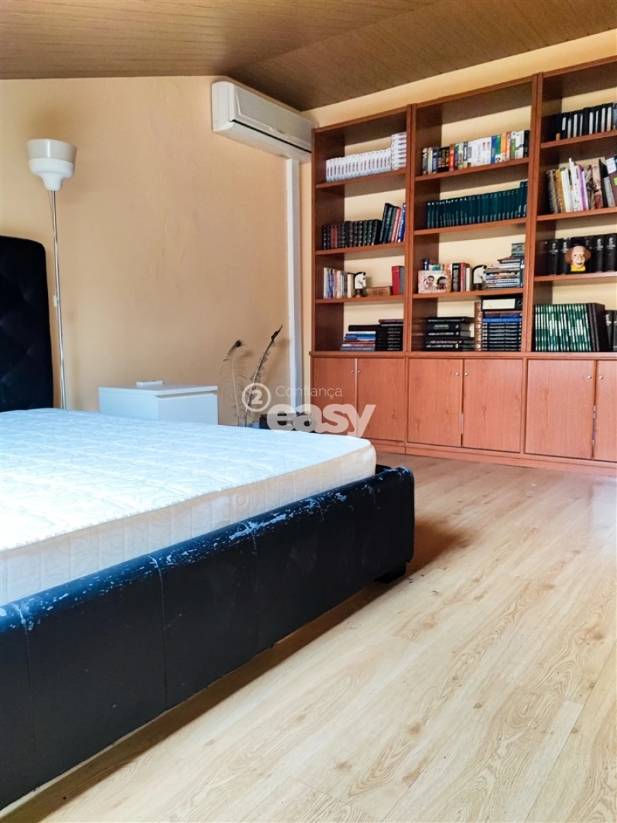Apartamento T5 para Venda em Almeirim Foto 24