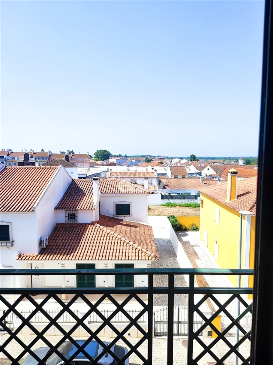 Apartamento T5 para Venda em Almeirim Foto 41