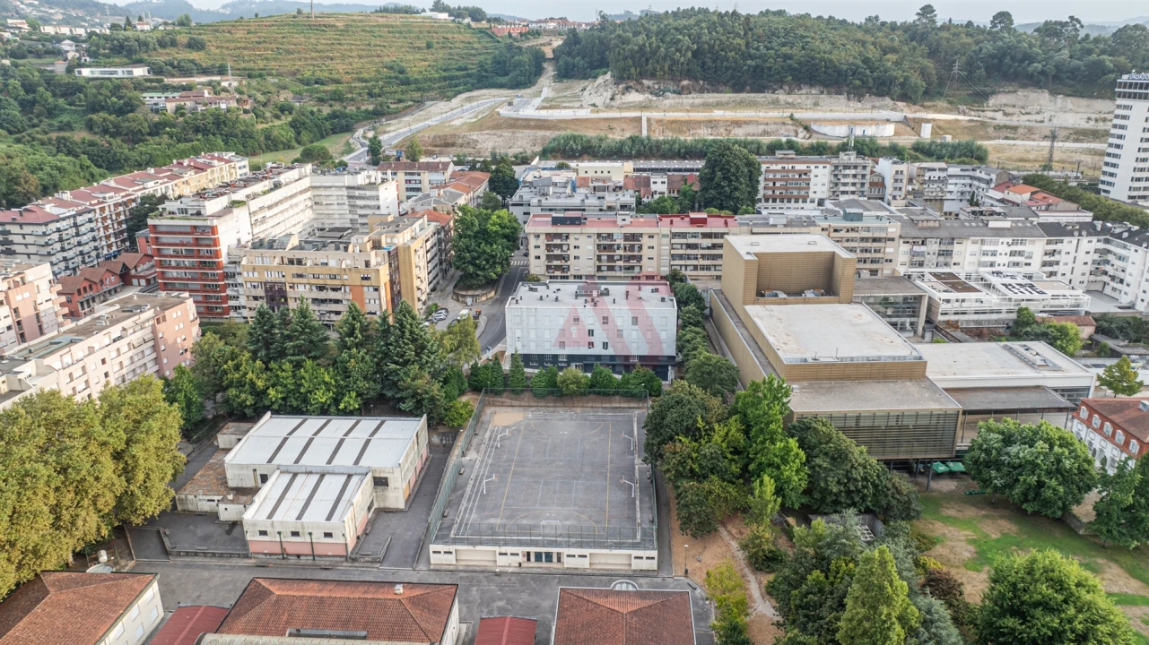 Apartamento T2 para Venda em Urgezes Foto 2
