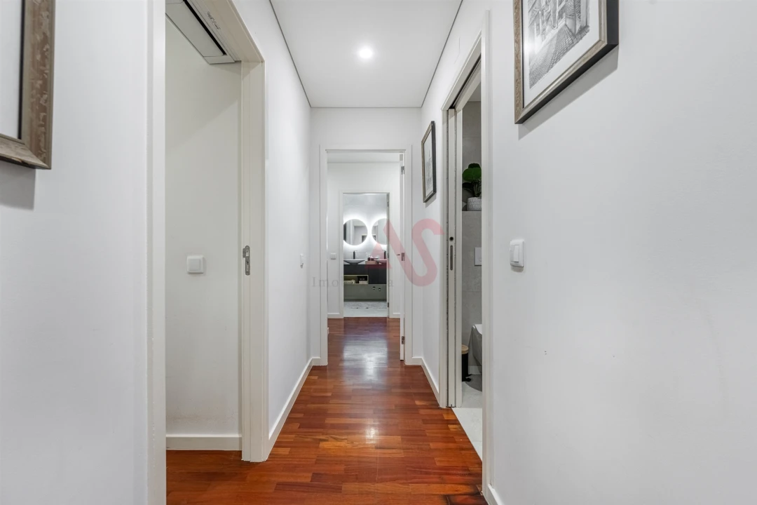 Apartamento T2 para Venda em Urgezes Foto 14