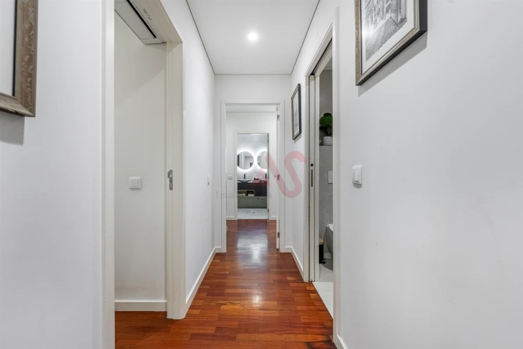 Apartamento T2 para Venda em Urgezes Foto 14