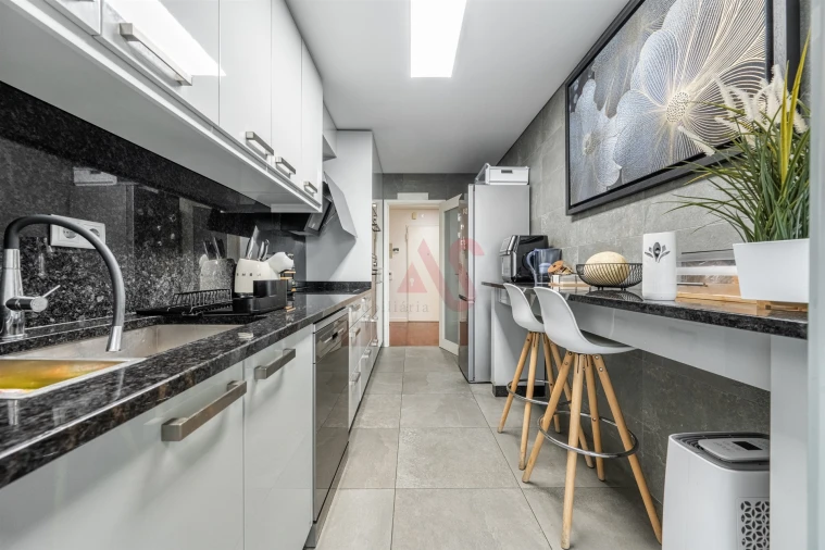 Apartamento T2 para Venda em Urgezes Foto 13