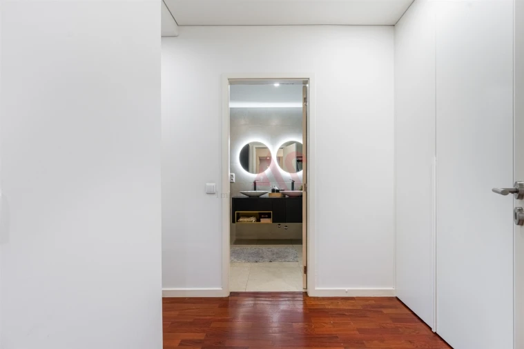 Apartamento T2 para Venda em Urgezes Foto 15