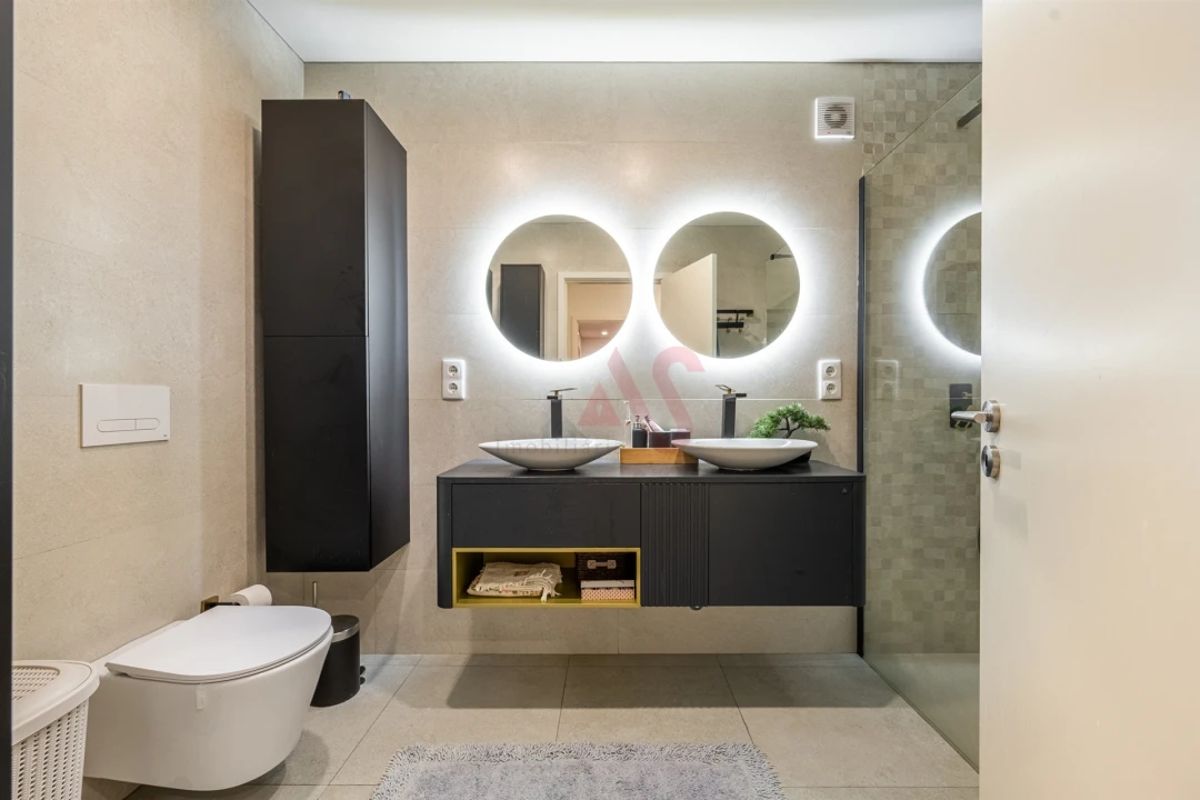 Apartamento T2 para Venda em Urgezes Foto 16