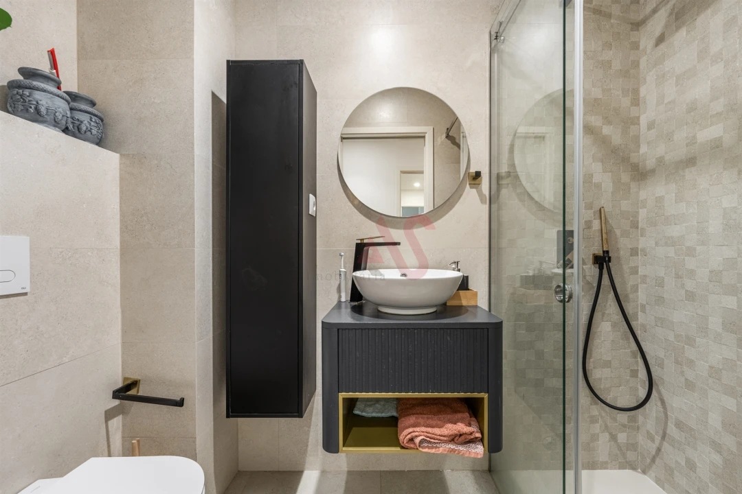 Apartamento T2 para Venda em Urgezes Foto 17