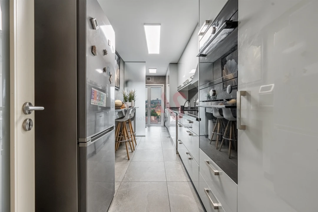 Apartamento T2 para Venda em Urgezes Foto 10