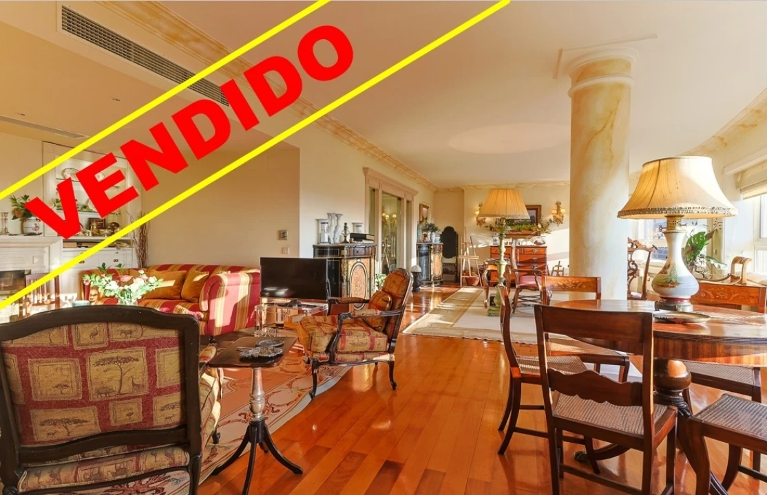 Apartamento T6 para Venda em Santo Antonio dos Olivais Foto 1