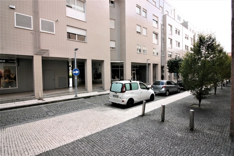 Apartamento T3 para Arrendamento em Vila Nova de Famalicão e Calendário Foto 4