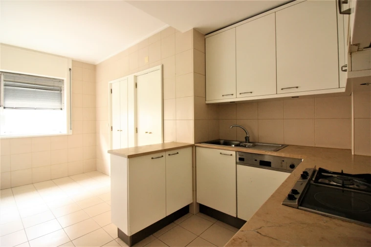 Apartamento T3 para Arrendamento em Vila Nova de Famalicão e Calendário Foto 9