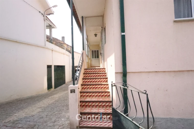 Moradia T3 para Venda em Real Foto 4