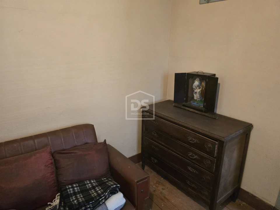 Moradia T0 para Venda em Queiriga Foto 3