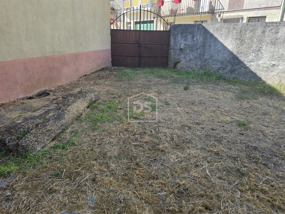 Moradia T0 para Venda em Queiriga Foto 4