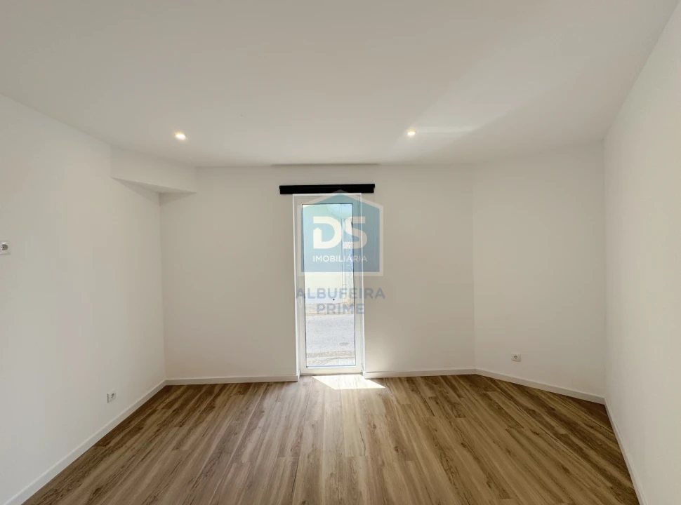 Apartamento T3 para Venda em Quarteira Foto 39