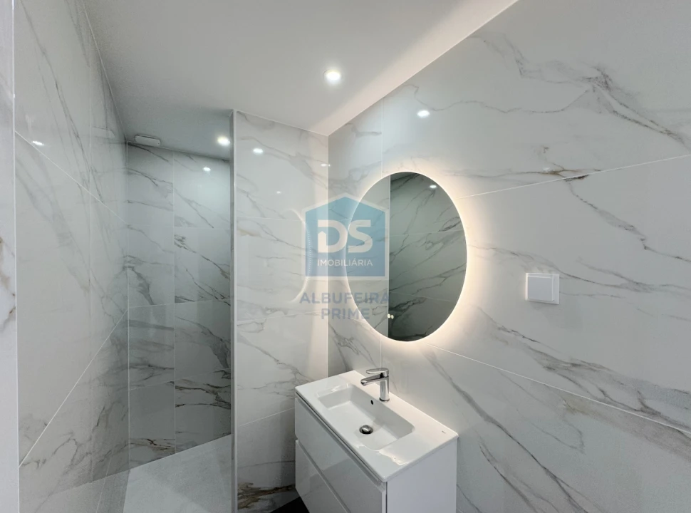 Apartamento T3 para Venda em Quarteira Foto 35