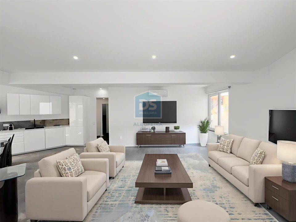 Apartamento T3 para Venda em Quarteira Foto 2