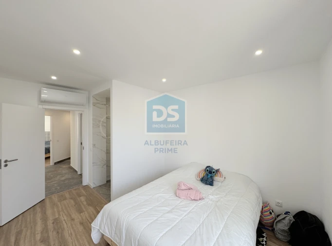 Apartamento T3 para Venda em Quarteira Foto 33