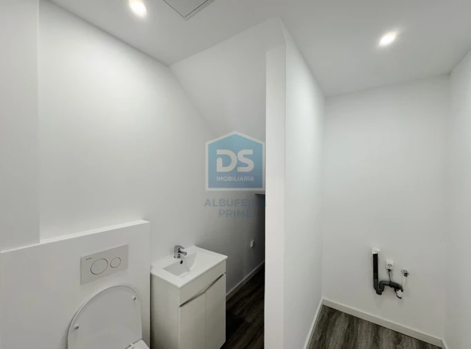 Apartamento T3 para Venda em Quarteira Foto 36