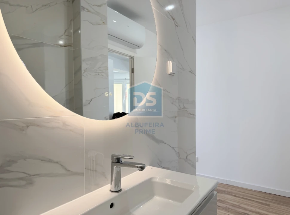 Apartamento T3 para Venda em Quarteira Foto 29