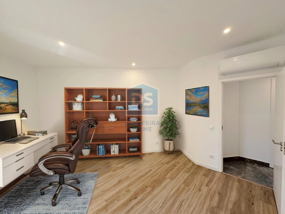 Apartamento T3 para Venda em Quarteira Foto 5