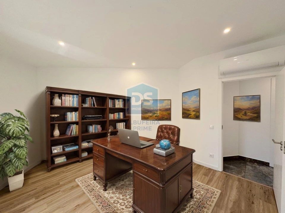 Apartamento T3 para Venda em Quarteira Foto 17