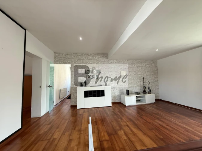 Moradia T4 para Venda em Charneca de Caparica e Sobreda Foto 11