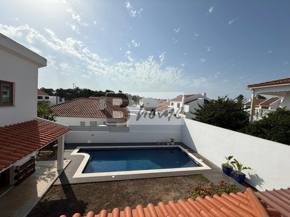 Moradia T4 para Venda em Charneca de Caparica e Sobreda Foto 5