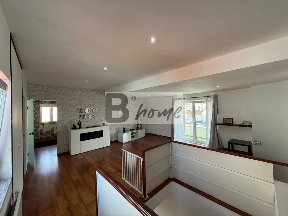 Moradia T4 para Venda em Charneca de Caparica e Sobreda Foto 13