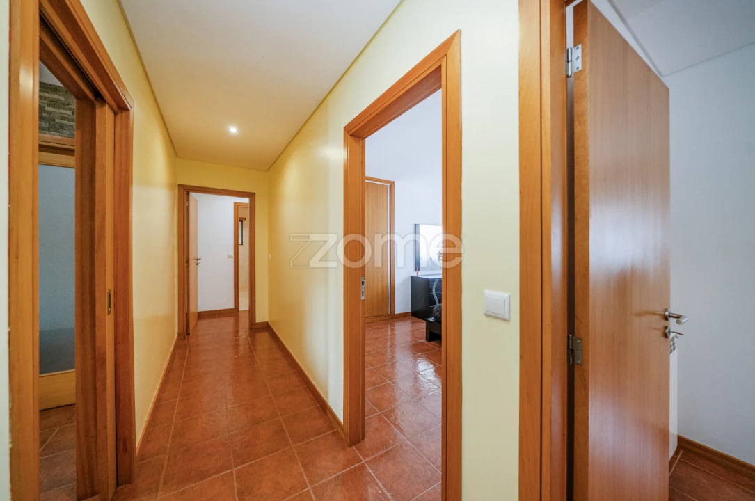 Moradia T3 para Venda em Nogueira Foto 9