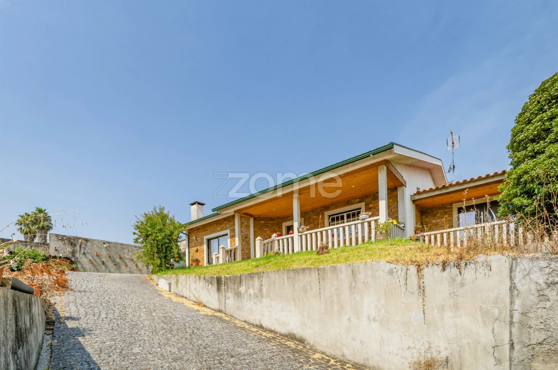 Moradia T3 para Venda em Nogueira Foto 33