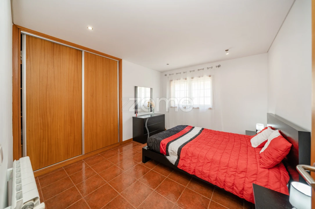 Moradia T3 para Venda em Nogueira Foto 16