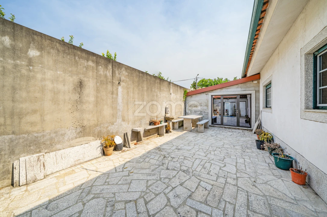 Moradia T3 para Venda em Nogueira Foto 30